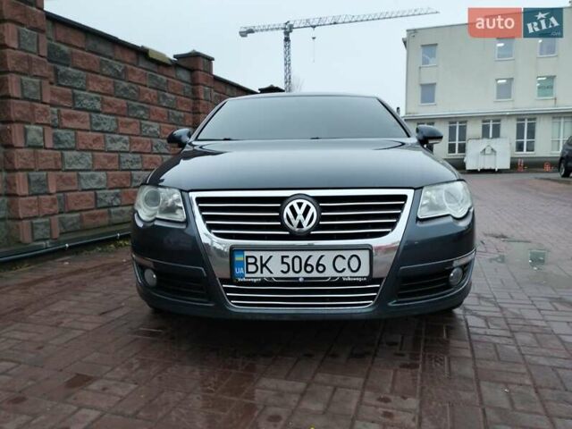 Серый Фольксваген Пассат, объемом двигателя 1.97 л и пробегом 262 тыс. км за 8700 $, фото 1 на Automoto.ua