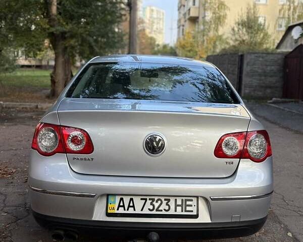 Серый Фольксваген Пассат, объемом двигателя 1.8 л и пробегом 128 тыс. км за 10700 $, фото 10 на Automoto.ua