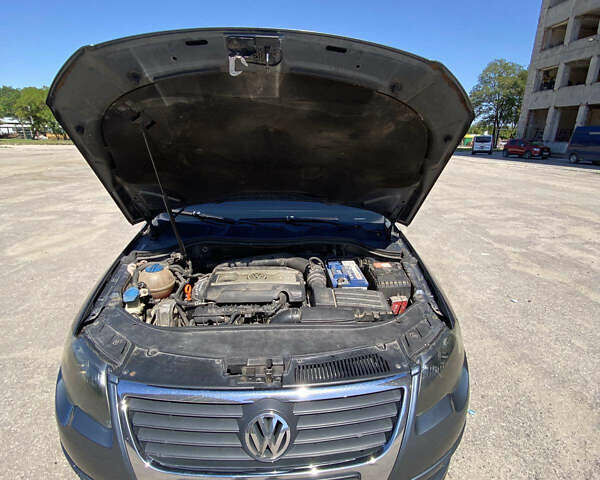 Серый Фольксваген Пассат, объемом двигателя 1.8 л и пробегом 300 тыс. км за 5400 $, фото 9 на Automoto.ua