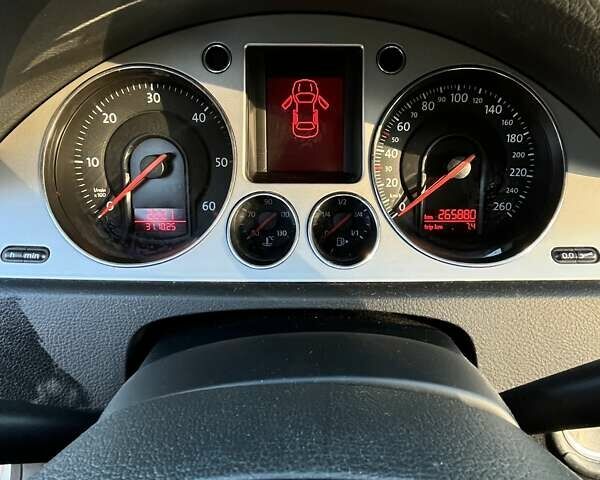 Сірий Фольксваген Пассат, об'ємом двигуна 1.97 л та пробігом 266 тис. км за 6700 $, фото 9 на Automoto.ua