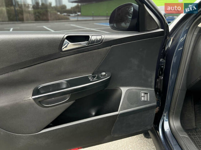 Серый Фольксваген Пассат, объемом двигателя 1.8 л и пробегом 292 тыс. км за 6500 $, фото 7 на Automoto.ua