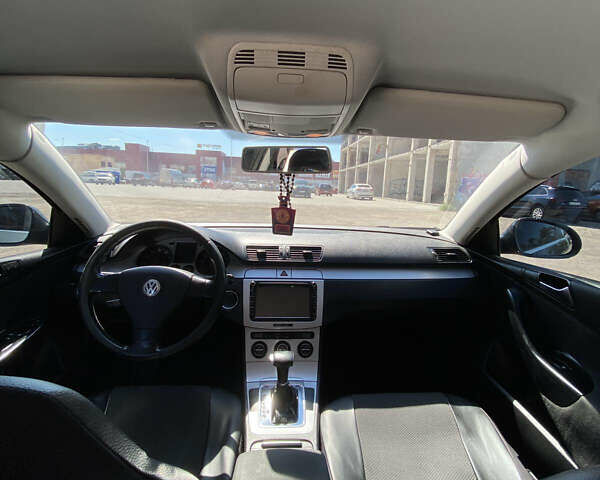 Серый Фольксваген Пассат, объемом двигателя 1.8 л и пробегом 300 тыс. км за 5400 $, фото 12 на Automoto.ua