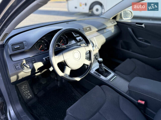 Серый Фольксваген Пассат, объемом двигателя 2 л и пробегом 309 тыс. км за 5900 $, фото 21 на Automoto.ua