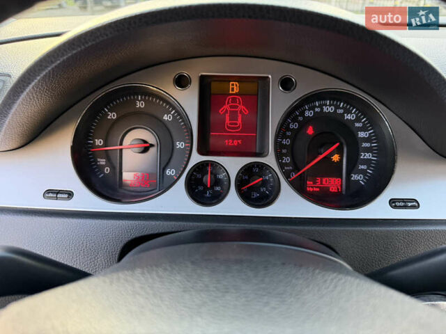 Сірий Фольксваген Пассат, об'ємом двигуна 2 л та пробігом 310 тис. км за 5800 $, фото 31 на Automoto.ua