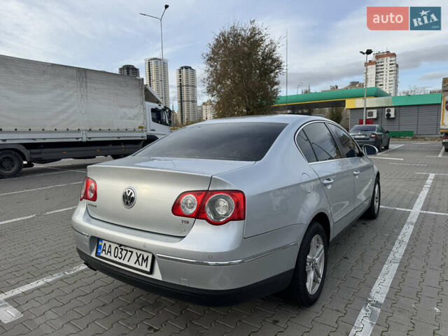 Серый Фольксваген Пассат, объемом двигателя 1.8 л и пробегом 267 тыс. км за 7300 $, фото 2 на Automoto.ua