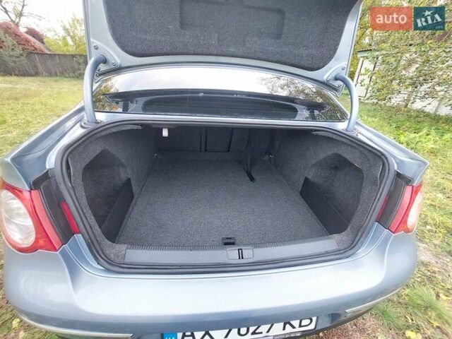 Серый Фольксваген Пассат, объемом двигателя 1.8 л и пробегом 230 тыс. км за 7500 $, фото 9 на Automoto.ua