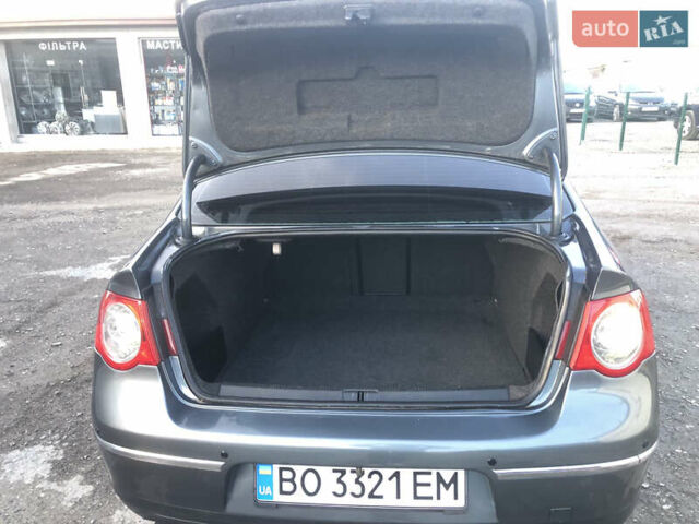 Сірий Фольксваген Пассат, об'ємом двигуна 1.8 л та пробігом 320 тис. км за 5550 $, фото 9 на Automoto.ua