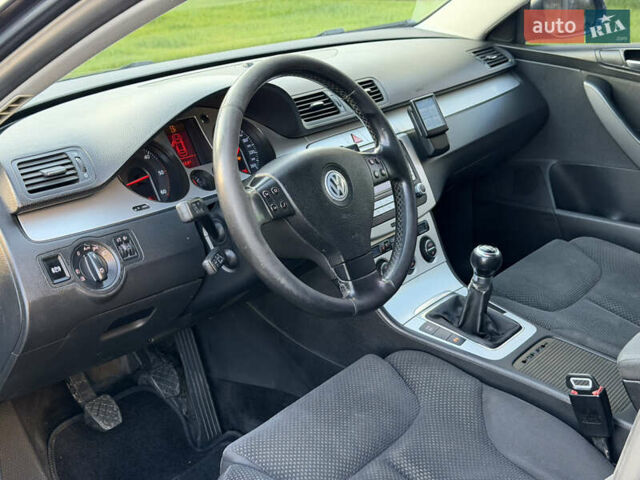 Сірий Фольксваген Пассат, об'ємом двигуна 2 л та пробігом 310 тис. км за 5800 $, фото 15 на Automoto.ua