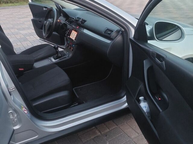 Сірий Фольксваген Пассат, об'ємом двигуна 2 л та пробігом 370 тис. км за 6200 $, фото 15 на Automoto.ua