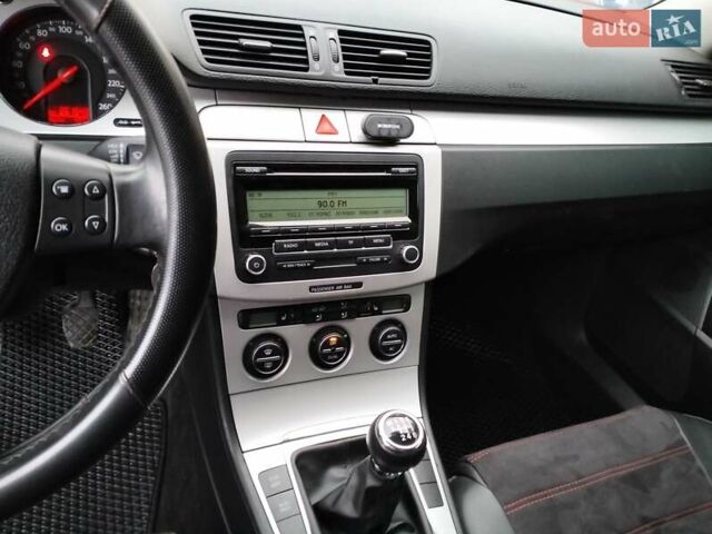 Серый Фольксваген Пассат, объемом двигателя 1.97 л и пробегом 262 тыс. км за 8700 $, фото 17 на Automoto.ua