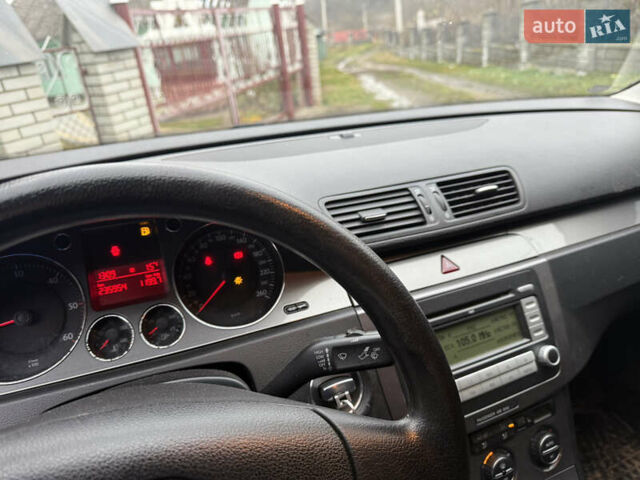 Серый Фольксваген Пассат, объемом двигателя 1.97 л и пробегом 236 тыс. км за 6000 $, фото 9 на Automoto.ua
