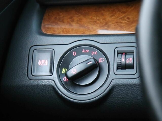 Сірий Фольксваген Пассат, об'ємом двигуна 1.8 л та пробігом 241 тис. км за 6900 $, фото 19 на Automoto.ua