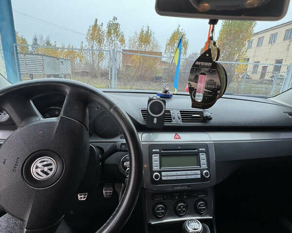Серый Фольксваген Пассат, объемом двигателя 2 л и пробегом 176 тыс. км за 7000 $, фото 10 на Automoto.ua