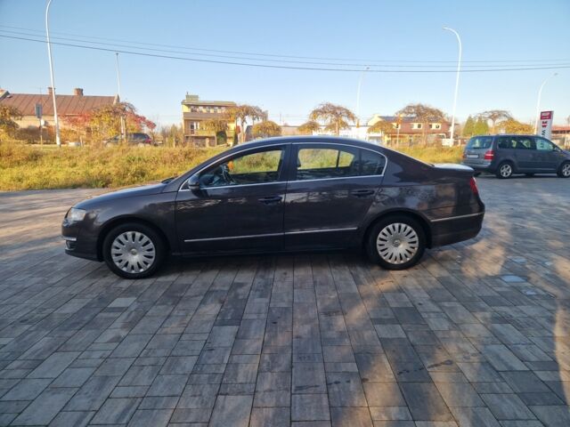 Серый Фольксваген Пассат, объемом двигателя 2 л и пробегом 300 тыс. км за 2786 $, фото 2 на Automoto.ua