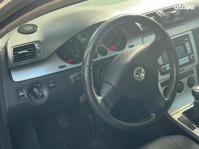 Серый Фольксваген Пассат, объемом двигателя 1.8 л и пробегом 258 тыс. км за 7390 $, фото 16 на Automoto.ua