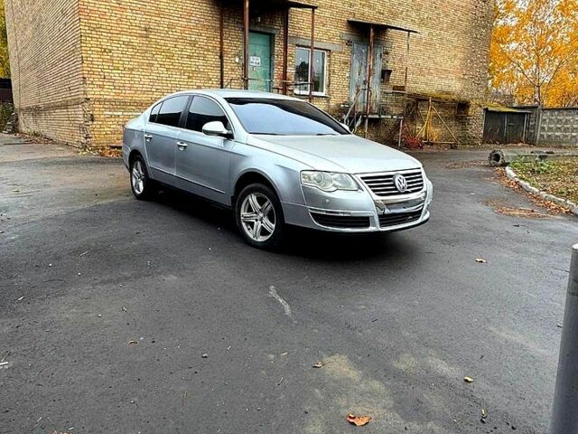 Серый Фольксваген Пассат, объемом двигателя 2 л и пробегом 220 тыс. км за 5500 $, фото 6 на Automoto.ua