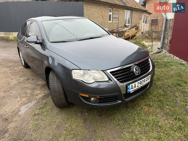 Серый Фольксваген Пассат, объемом двигателя 1.97 л и пробегом 236 тыс. км за 6000 $, фото 1 на Automoto.ua