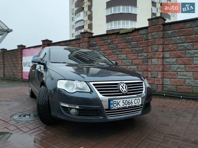 Серый Фольксваген Пассат, объемом двигателя 1.97 л и пробегом 262 тыс. км за 8700 $, фото 2 на Automoto.ua