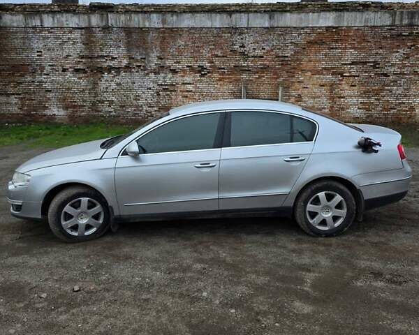 Сірий Фольксваген Пассат, об'ємом двигуна 2 л та пробігом 243 тис. км за 6500 $, фото 4 на Automoto.ua