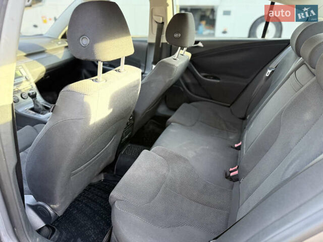 Серый Фольксваген Пассат, объемом двигателя 2 л и пробегом 309 тыс. км за 5900 $, фото 24 на Automoto.ua