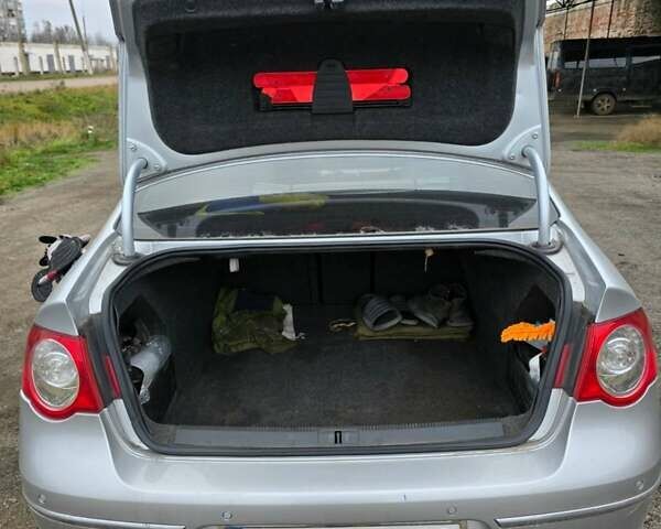 Сірий Фольксваген Пассат, об'ємом двигуна 2 л та пробігом 243 тис. км за 6500 $, фото 11 на Automoto.ua