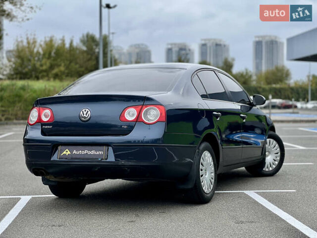 Серый Фольксваген Пассат, объемом двигателя 1.8 л и пробегом 292 тыс. км за 6500 $, фото 3 на Automoto.ua