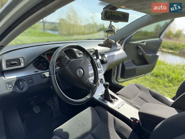 Сірий Фольксваген Пассат, об'ємом двигуна 1.9 л та пробігом 352 тис. км за 6400 $, фото 12 на Automoto.ua