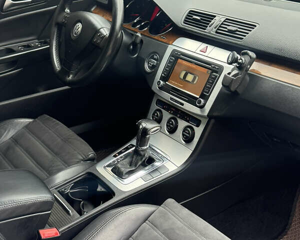 Серый Фольксваген Пассат, объемом двигателя 1.97 л и пробегом 275 тыс. км за 6950 $, фото 112 на Automoto.ua