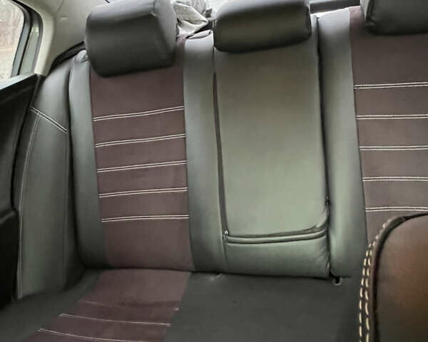 Серый Фольксваген Пассат, объемом двигателя 2 л и пробегом 176 тыс. км за 7000 $, фото 13 на Automoto.ua