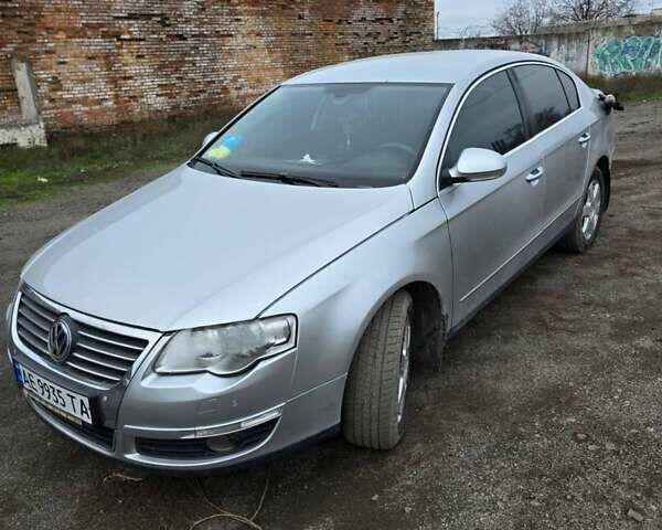 Сірий Фольксваген Пассат, об'ємом двигуна 2 л та пробігом 243 тис. км за 6500 $, фото 5 на Automoto.ua