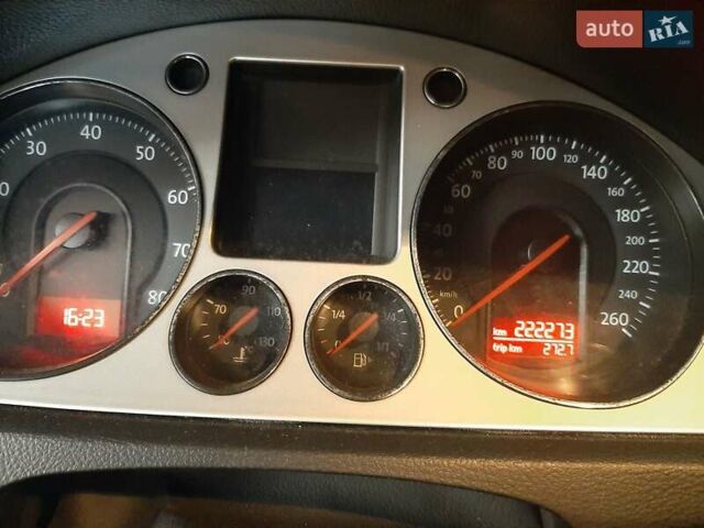 Серый Фольксваген Пассат, объемом двигателя 1.8 л и пробегом 229 тыс. км за 7550 $, фото 7 на Automoto.ua