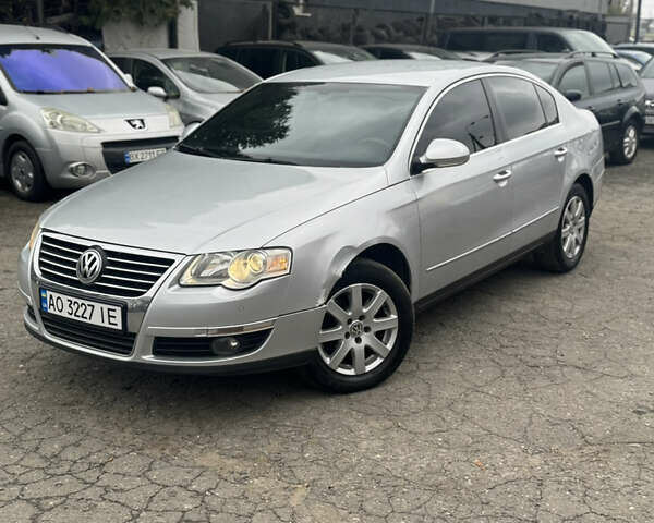 Серый Фольксваген Пассат, объемом двигателя 1.97 л и пробегом 275 тыс. км за 6750 $, фото 3 на Automoto.ua