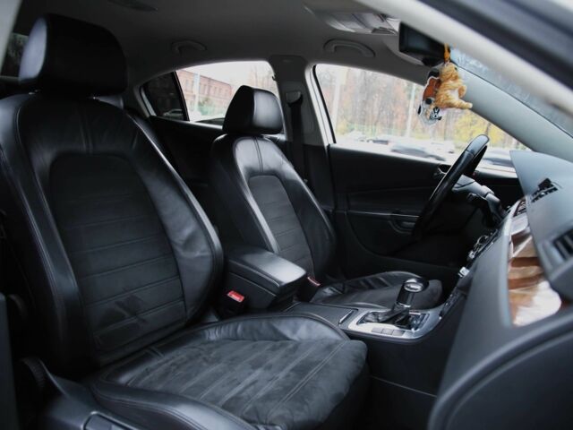 Сірий Фольксваген Пассат, об'ємом двигуна 1.8 л та пробігом 241 тис. км за 6900 $, фото 9 на Automoto.ua