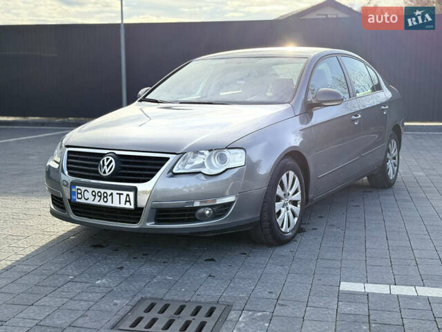 Серый Фольксваген Пассат, объемом двигателя 2 л и пробегом 309 тыс. км за 5900 $, фото 3 на Automoto.ua