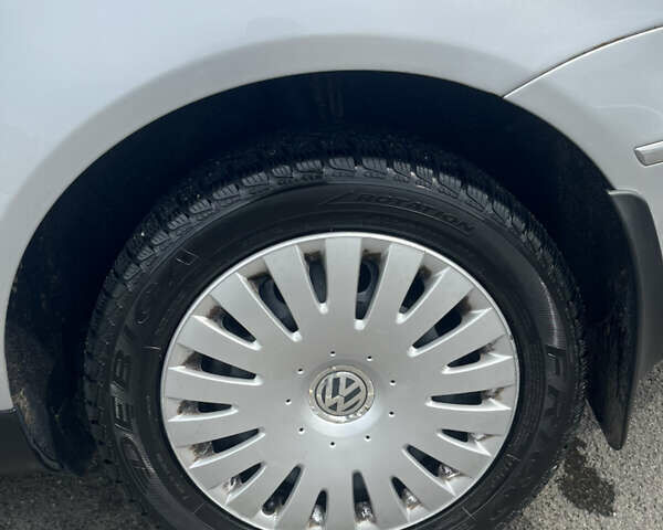 Сірий Фольксваген Пассат, об'ємом двигуна 1.8 л та пробігом 369 тис. км за 7400 $, фото 16 на Automoto.ua