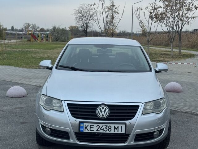 Серый Фольксваген Пассат, объемом двигателя 2 л и пробегом 212 тыс. км за 5800 $, фото 1 на Automoto.ua