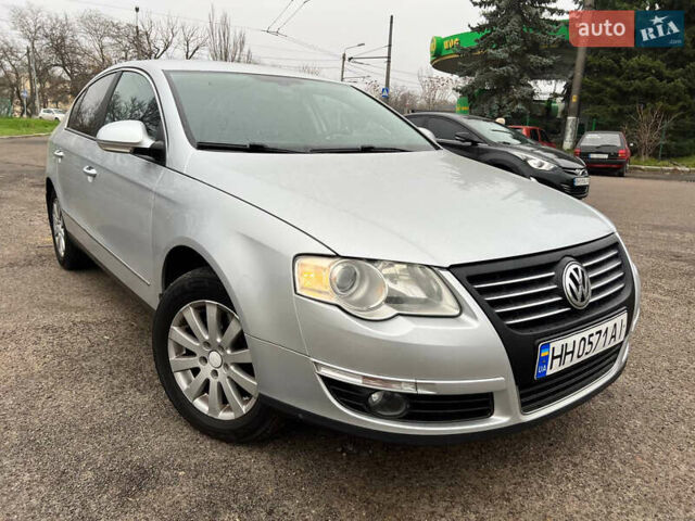 Сірий Фольксваген Пассат, об'ємом двигуна 1.8 л та пробігом 250 тис. км за 5800 $, фото 2 на Automoto.ua