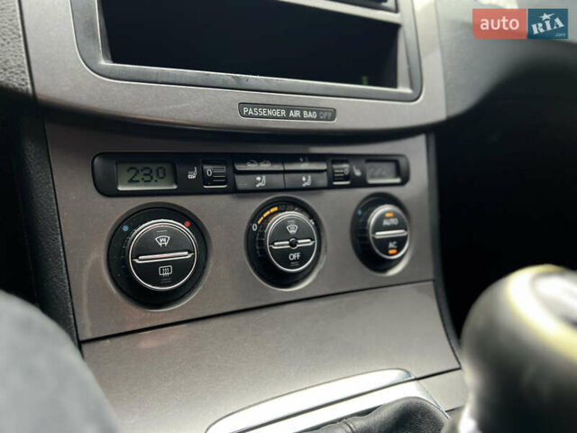 Серый Фольксваген Пассат, объемом двигателя 1.8 л и пробегом 292 тыс. км за 6500 $, фото 24 на Automoto.ua
