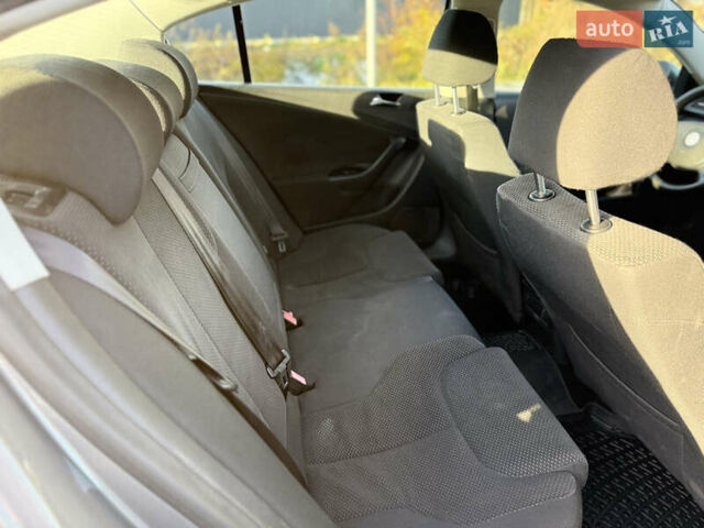 Серый Фольксваген Пассат, объемом двигателя 2 л и пробегом 309 тыс. км за 5900 $, фото 23 на Automoto.ua