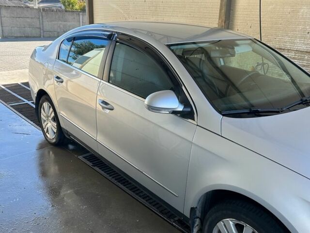 Серый Фольксваген Пассат, объемом двигателя 1.8 л и пробегом 208 тыс. км за 6000 $, фото 2 на Automoto.ua