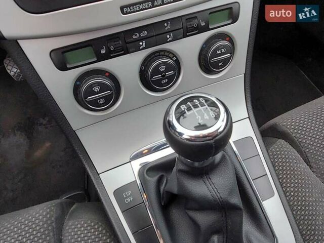 Сірий Фольксваген Пассат, об'ємом двигуна 1.8 л та пробігом 356 тис. км за 6150 $, фото 1 на Automoto.ua