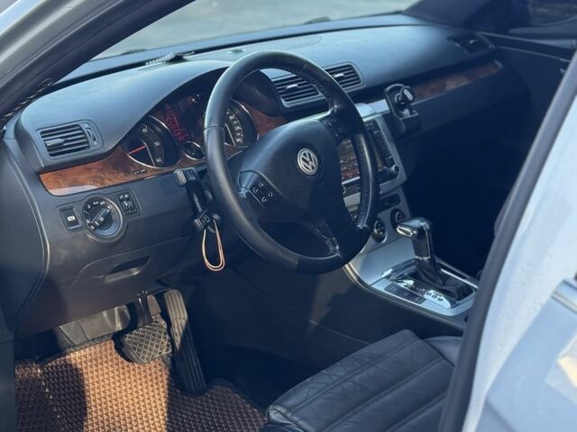 Серый Фольксваген Пассат, объемом двигателя 2 л и пробегом 270 тыс. км за 6450 $, фото 2 на Automoto.ua