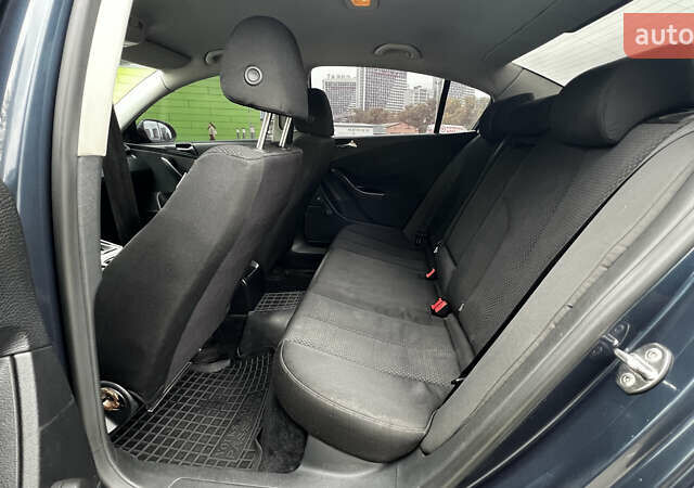 Серый Фольксваген Пассат, объемом двигателя 1.8 л и пробегом 292 тыс. км за 6500 $, фото 11 на Automoto.ua