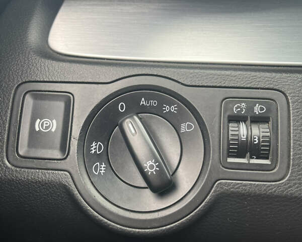 Сірий Фольксваген Пассат, об'ємом двигуна 1.8 л та пробігом 369 тис. км за 7400 $, фото 20 на Automoto.ua