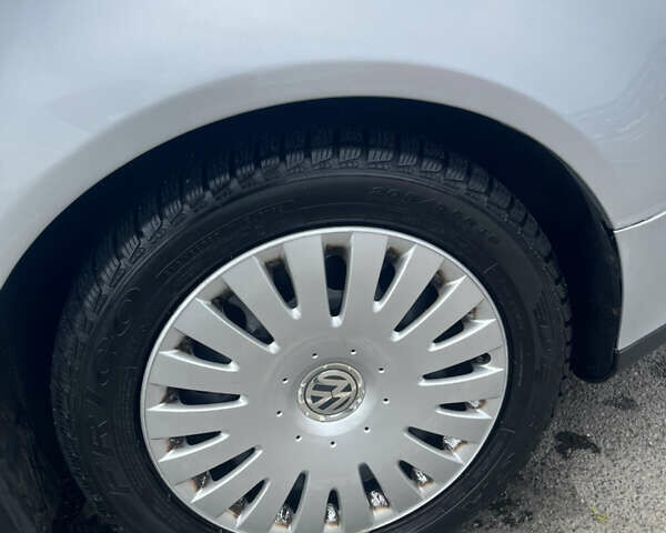 Сірий Фольксваген Пассат, об'ємом двигуна 1.8 л та пробігом 369 тис. км за 7400 $, фото 18 на Automoto.ua