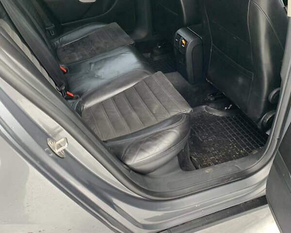 Сірий Фольксваген Пассат, об'ємом двигуна 1.8 л та пробігом 291 тис. км за 4950 $, фото 13 на Automoto.ua