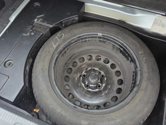 Серый Фольксваген Пассат, объемом двигателя 1.8 л и пробегом 239 тыс. км за 6799 $, фото 9 на Automoto.ua