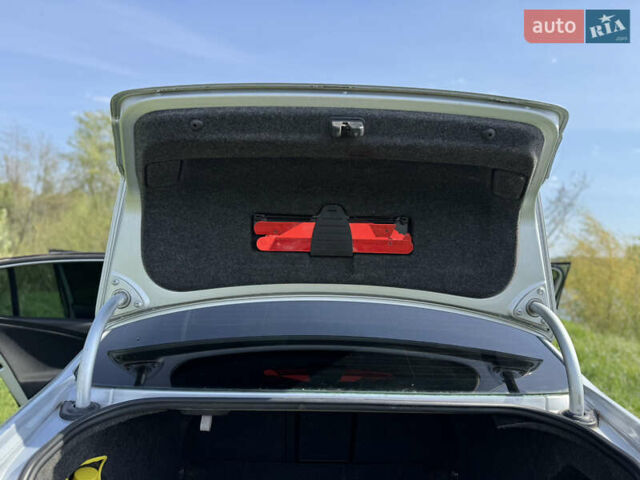 Сірий Фольксваген Пассат, об'ємом двигуна 1.9 л та пробігом 352 тис. км за 6400 $, фото 15 на Automoto.ua