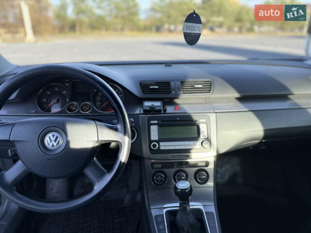 Серый Фольксваген Пассат, объемом двигателя 2 л и пробегом 309 тыс. км за 5900 $, фото 20 на Automoto.ua