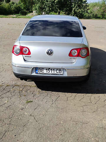 Серый Фольксваген Пассат, объемом двигателя 2 л и пробегом 320 тыс. км за 8000 $, фото 1 на Automoto.ua